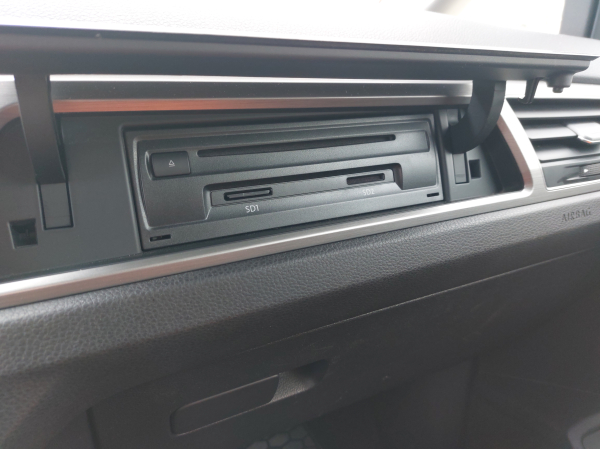 VW TOURAN tovorni N1