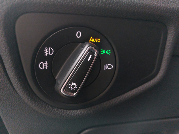 VW TOURAN tovorni N1