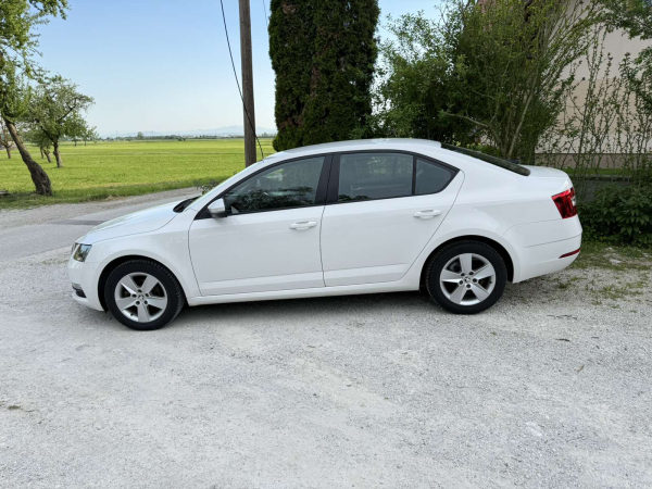 Škoda Octavia 1.6 TDI DSG Limuzina